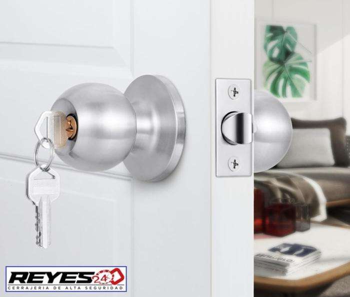 La Ingeniería del Tacto: Renovación de Herrajes y Manillería con Cerrajería Reyes Sabadell