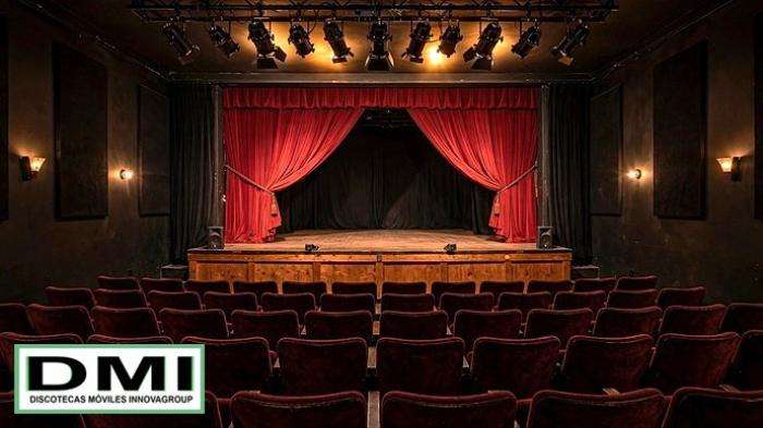 Escenarios y Tarimas para Teatro en La Selva Innovagroup